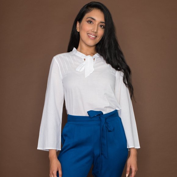 Loose-fit blouse in 100% Cotton with bell sleeves - Picture 2 of 4